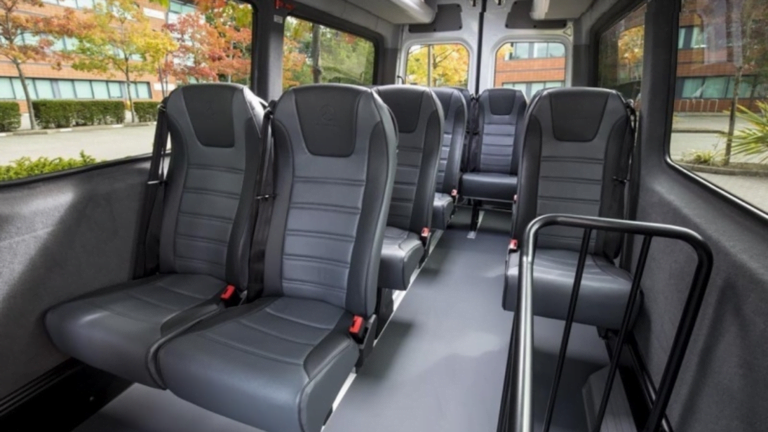 22 seat minibus(5)