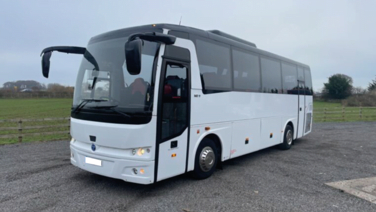 29 seater Luton(9)